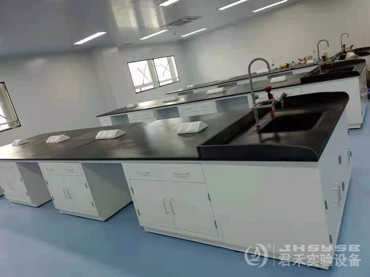全鋼實驗臺4.jpg